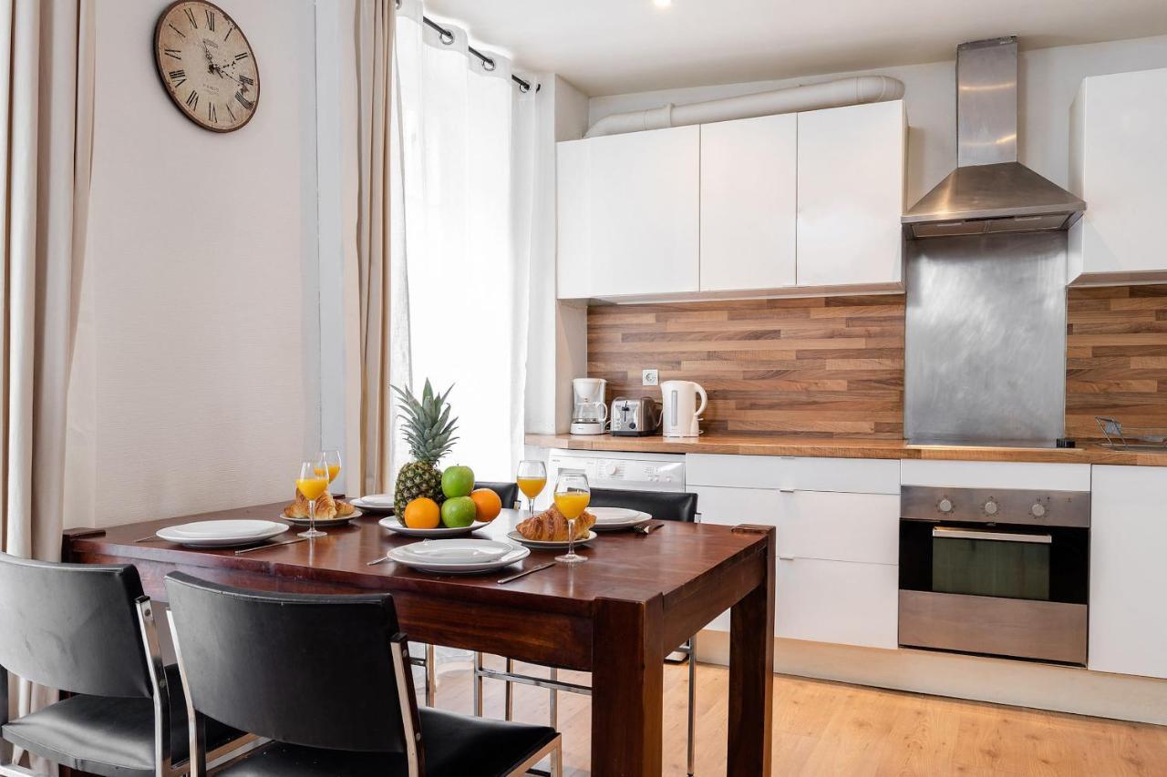 Rue Cler - Eiffel Tower City Apartment Parigi Esterno foto